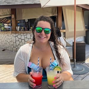 Meet your Posher, Janine